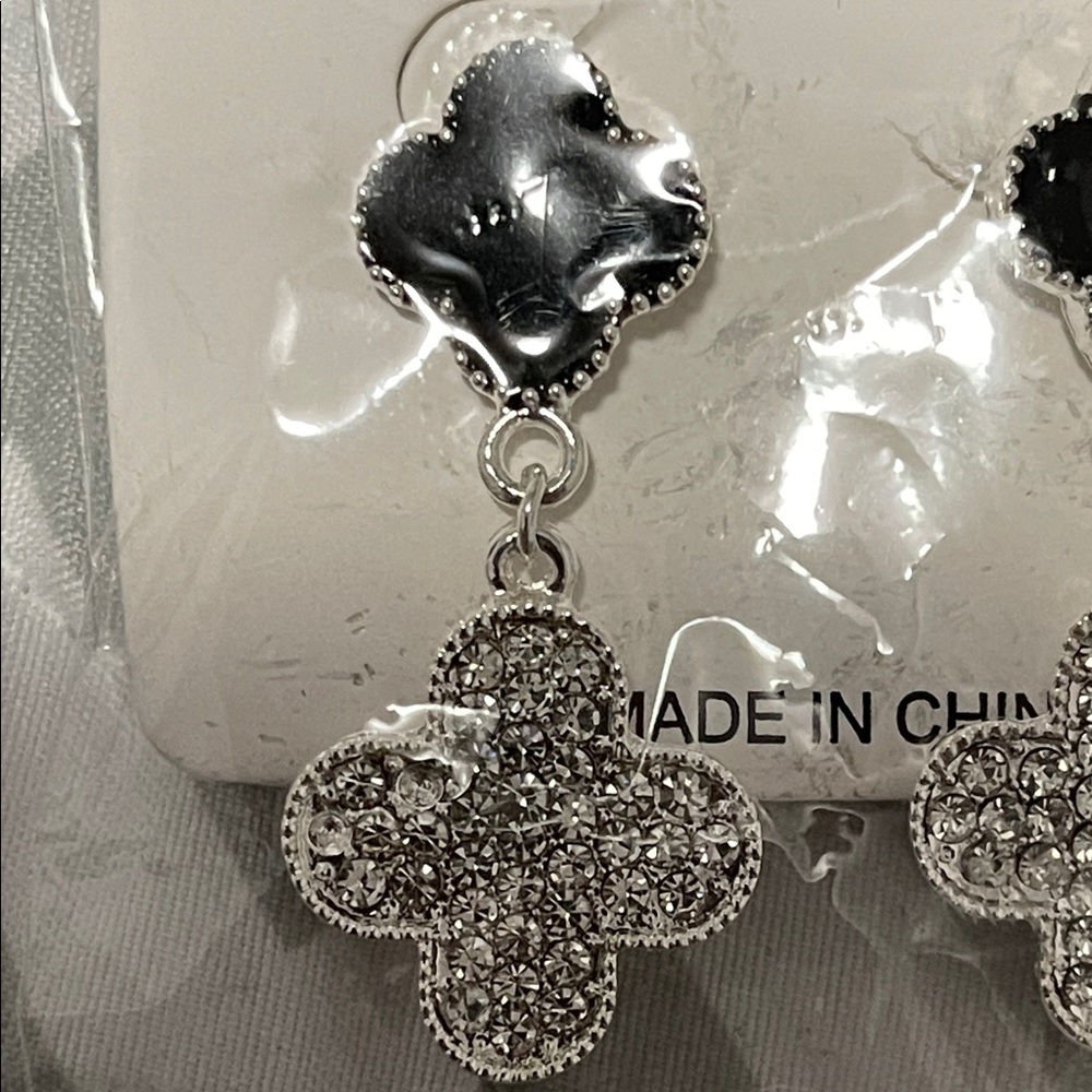 Black and Silver Women's Earrings New - Picture 3 of 3